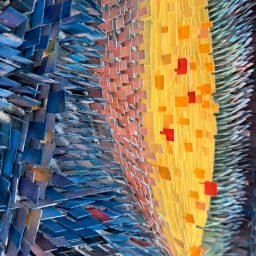 Quando la luce danza: il mosaico sinestetico di Gregor Becker