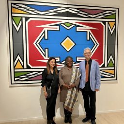 Ambasciatrice del Sud Africa e La curatrice © RAW