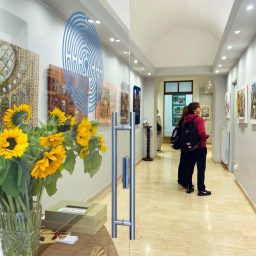 © RAW - Juanni Wang