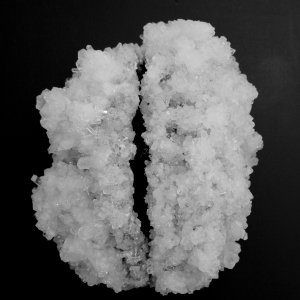 Crystal brain, 2016 cristalli su struttura metallica, cm 50x50x20