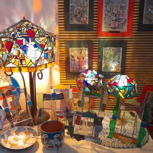 Arlequine lamp and other artistic glass