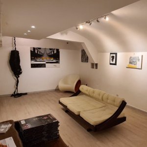 Bat-Gallery / Studio Milani