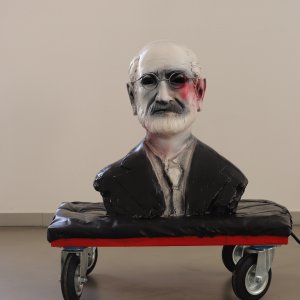 Vettor Pisani - Sigmund Freud (1986) - Polymaterial sculpture in jesmonite