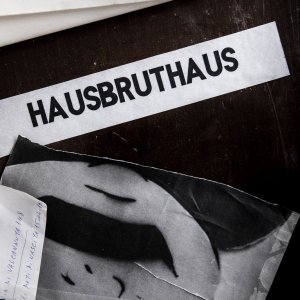 HAUSBRUTHAUS